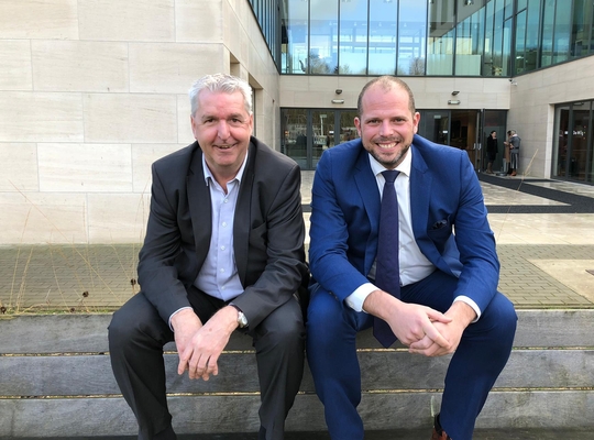 Theo en Jan aan het Administratief Centrum te Tervuren